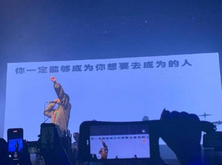 隐晦表达自己已经放下的句子 看透了心凉了说说2