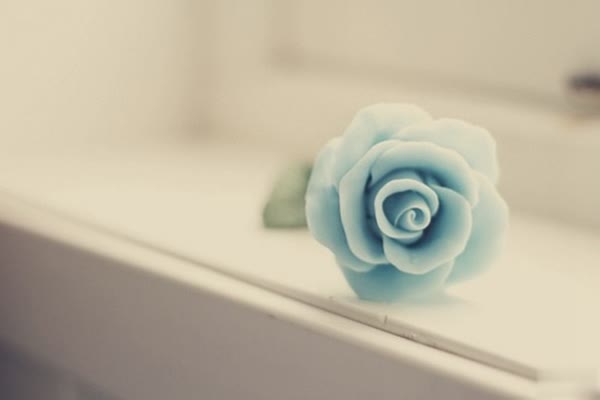 说到心坎的说说伤感心情：一个人怕孤独，两个人怕辜负1