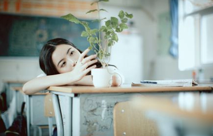 心痛说说短句致自己90后：多我一个不多，少我一个不少3