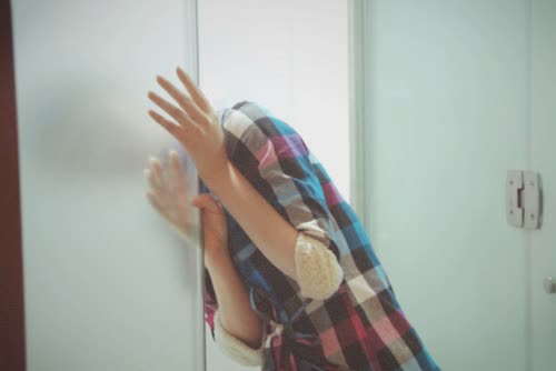 一个人时的伤感心痛说说2018 爱那么短可是遗忘那么长2