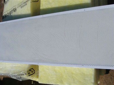 复合针孔声屏障